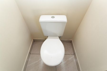 Casa de condomínio para alugar com 320m², 3 quartos e 1 vaga Casa de condomínio para alugar com 320m², 3 quartos e 1 vagaBanheiro 3