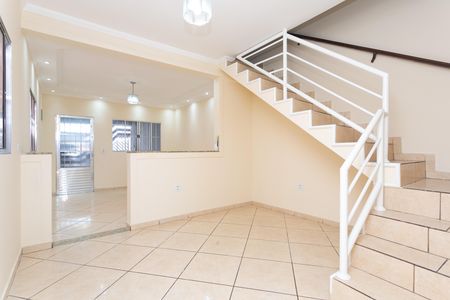 Casa de condomínio para alugar com 320m², 3 quartos e 1 vaga Casa de condomínio para alugar com 320m², 3 quartos e 1 vagaSala de Jantar