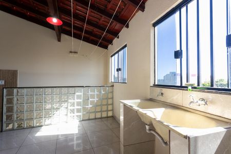 Casa de condomínio para alugar com 320m², 3 quartos e 1 vaga Casa de condomínio para alugar com 320m², 3 quartos e 1 vagaÁrea de Serviço