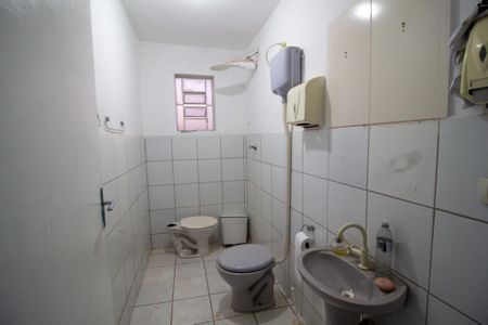Casa para alugar com 124m², 2 quartos e 1 vaga Casa para alugar com 124m², 2 quartos e 1 vagaBanheiro