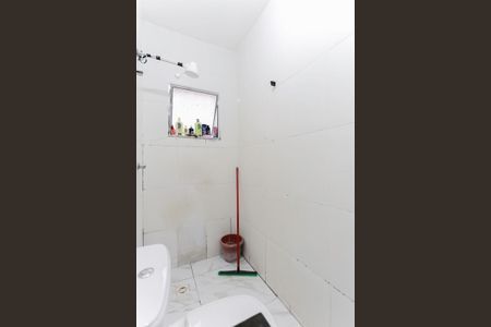 Casa de condomínio para alugar com 57m², 2 quartos e 2 vagas Casa de condomínio para alugar com 57m², 2 quartos e 2 vagasBanheiro