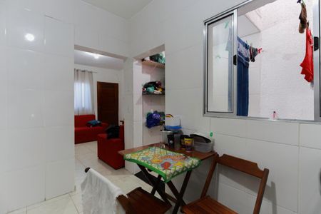 Casa de condomínio para alugar com 57m², 2 quartos e 2 vagas Casa de condomínio para alugar com 57m², 2 quartos e 2 vagasCozinha