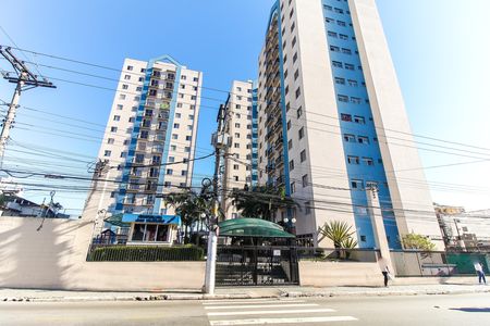 Fachada de apartamento à venda com 2 quartos, 52m² em Vila Carmosina, São Paulo