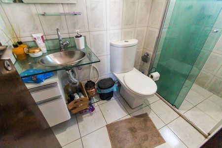 Banheiro de apartamento à venda com 2 quartos, 52m² em Vila Carmosina, São Paulo