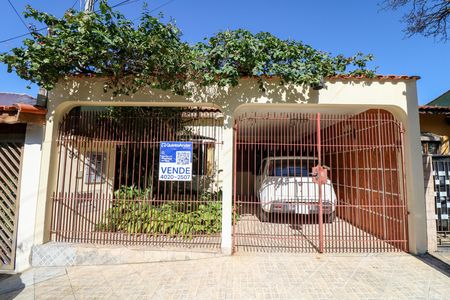 Fachada de casa à venda com 3 quartos, 125m² em Jardim Cris, São Paulo