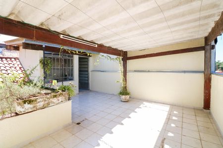 Varanda de casa à venda com 3 quartos, 125m² em Jardim Cris, São Paulo