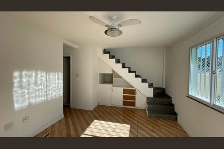Casa de condomínio à venda com 95m², 3 quartos e 1 vaga Casa de condomínio à venda com 95m², 3 quartos e 1 vagaSala
