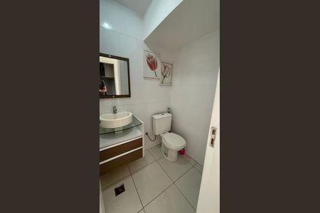 Casa de condomínio à venda com 95m², 3 quartos e 1 vaga Casa de condomínio à venda com 95m², 3 quartos e 1 vagaBanheiro social 1