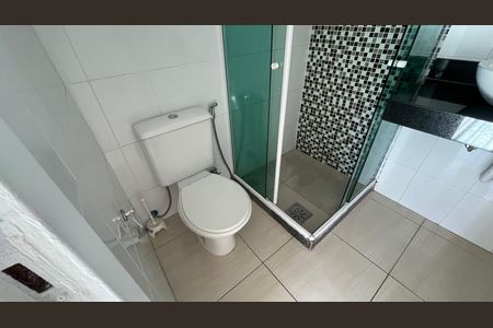 Casa de condomínio à venda com 95m², 3 quartos e 1 vaga Casa de condomínio à venda com 95m², 3 quartos e 1 vagaBanheiro da Suíte