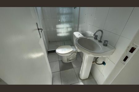 Casa de condomínio à venda com 95m², 3 quartos e 1 vaga Casa de condomínio à venda com 95m², 3 quartos e 1 vagaBanheiro social 2