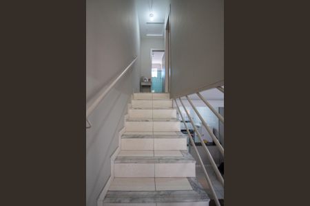 Escada de casa de condomínio à venda com 2 quartos, 71m² em São Cosme de Baixo, Belo Horizonte