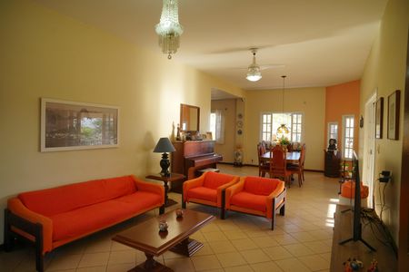 Casa de condomínio para alugar com 378m², 5 quartos e 3 vagas Casa de condomínio para alugar com 378m², 5 quartos e 3 vagasSala