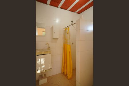 Casa de condomínio para alugar com 378m², 5 quartos e 3 vagas Casa de condomínio para alugar com 378m², 5 quartos e 3 vagasBanheiro do escritório
