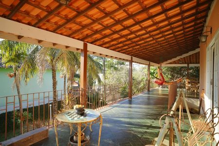 Casa de condomínio para alugar com 378m², 5 quartos e 3 vagas Casa de condomínio para alugar com 378m², 5 quartos e 3 vagasVaranda