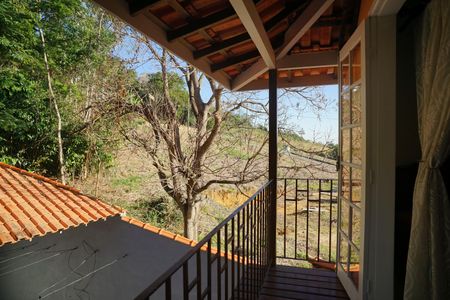 Casa de condomínio para alugar com 378m², 5 quartos e 3 vagas Casa de condomínio para alugar com 378m², 5 quartos e 3 vagasVaranda do quarto 4