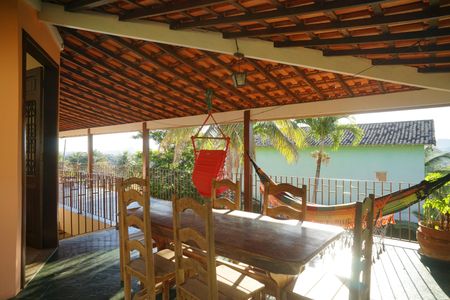 Casa de condomínio para alugar com 378m², 5 quartos e 3 vagas Casa de condomínio para alugar com 378m², 5 quartos e 3 vagasVaranda