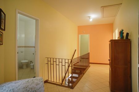 Casa de condomínio para alugar com 378m², 5 quartos e 3 vagas Casa de condomínio para alugar com 378m², 5 quartos e 3 vagasCorredor