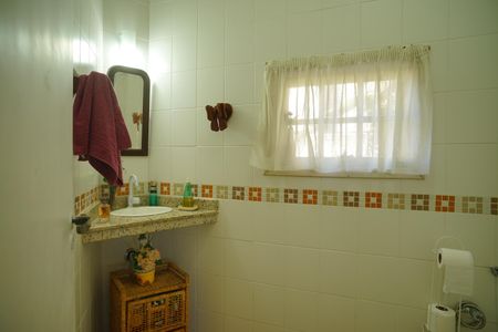 Lavabo de casa de condomínio para alugar com 4 quartos, 378m² em Flamengo, Maricá