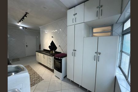 Cozinha e Área de Serviço de apartamento para alugar com 2 quartos, 90m² em Centro, São Vicente