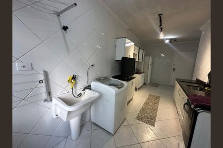 Cozinha e Área de Serviço de apartamento para alugar com 2 quartos, 90m² em Centro, São Vicente