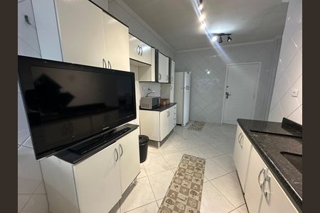 Cozinha de apartamento para alugar com 2 quartos, 90m² em Centro, São Vicente