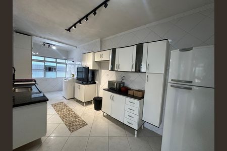Cozinha de apartamento para alugar com 2 quartos, 90m² em Centro, São Vicente