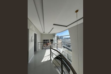 Casa de condomínio à venda com 360m², 4 quartos e 4 vagasCorredor
