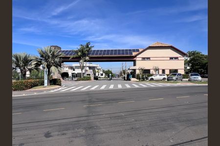 Casa de condomínio à venda com 360m², 4 quartos e 4 vagasPortaria