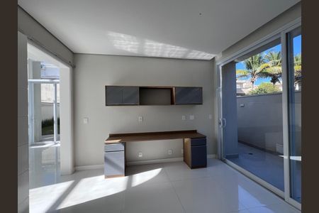 Casa de condomínio à venda com 360m², 4 quartos e 4 vagasQuarto