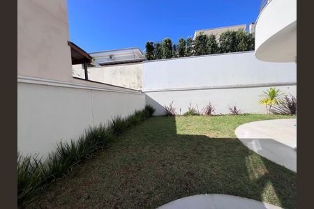 Casa de condomínio à venda com 360m², 4 quartos e 4 vagasÁrea Externa