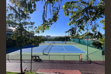 Casa de condomínio à venda com 360m², 4 quartos e 4 vagasQuadra de Tênis
