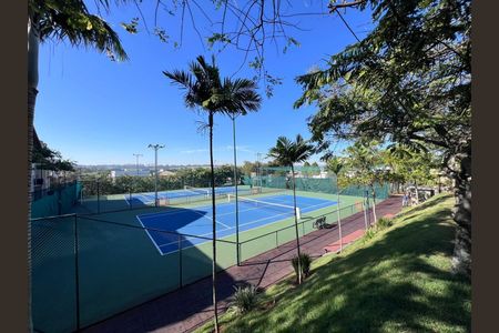 Casa de condomínio à venda com 360m², 4 quartos e 4 vagasQuadra de Tênis