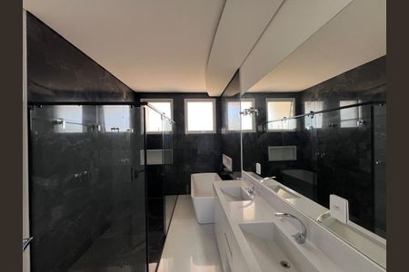 Casa de condomínio à venda com 360m², 4 quartos e 4 vagasBanheiro