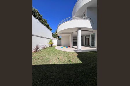 Casa de condomínio à venda com 360m², 4 quartos e 4 vagasÁrea Externa