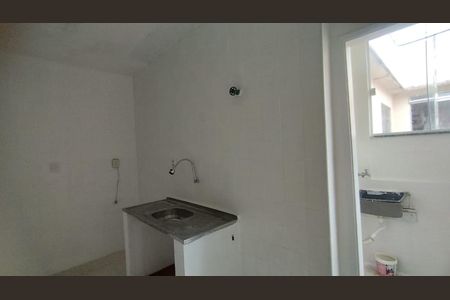 Cozinha de apartamento à venda com 2 quartos, 45m² em Portuguesa, Rio de Janeiro
