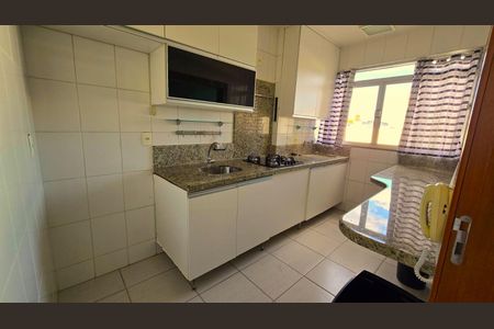 Cozinha de apartamento à venda com 2 quartos, 50m² em Fernão Dias, Belo Horizonte