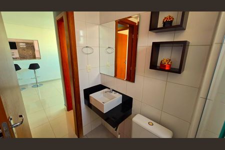 Banheiro de apartamento à venda com 2 quartos, 50m² em Fernão Dias, Belo Horizonte
