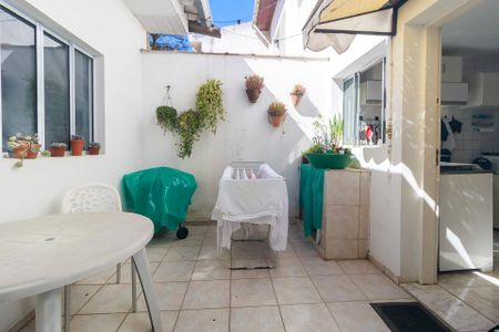 Quintal de casa à venda com 3 quartos, 120m² em Campo Belo, São Paulo