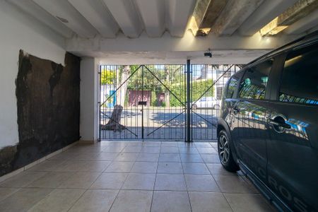 Garagem de casa à venda com 3 quartos, 120m² em Campo Belo, São Paulo