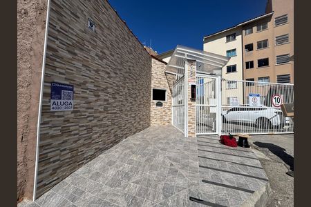 Fachada com Placa de apartamento para alugar com 2 quartos, 50m² em São Pedro, Osasco