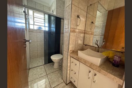 Banheiro de apartamento para alugar com 2 quartos, 50m² em São Pedro, Osasco