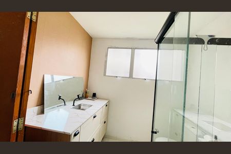 Banheiro de apartamento para alugar com 1 quarto, 38m² em Bairro Jardim Nossa Senhora das Graças, Cotia