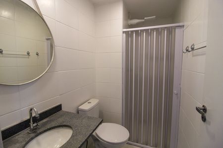 Banheiro de apartamento para alugar com 2 quartos, 34m² em Butantã, São Paulo