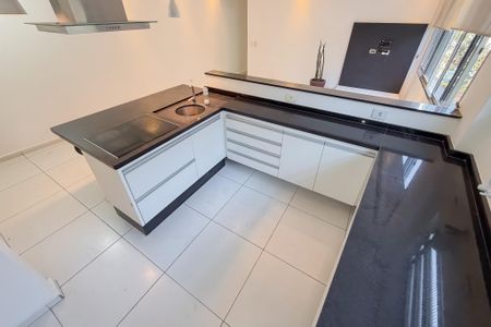 Cozinha de apartamento para alugar com 2 quartos, 80m² em Vila Mariana, São Paulo