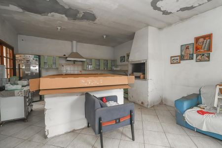 Casa à venda com 4 quartos, 155m² em Santa Maria Goretti, Porto Alegre
