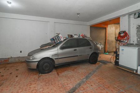 Garagem de casa à venda com 4 quartos, 155m² em Santa Maria Goretti, Porto Alegre
