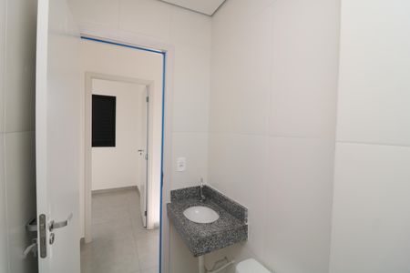 Banheiro de apartamento à venda com 2 quartos, 36m² em Vila Alpina, São Paulo