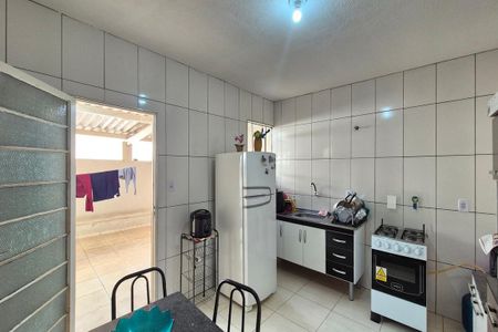 Casa à venda com 200m², 3 quartos e 2 vagas Casa à venda com 200m², 3 quartos e 2 vagasCozinha