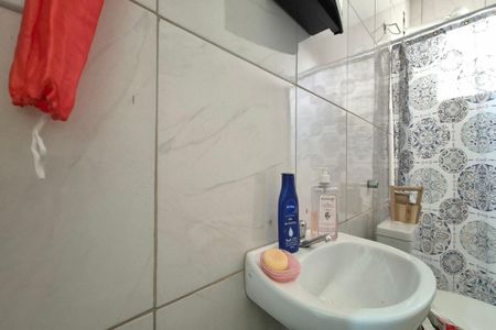 Casa à venda com 200m², 3 quartos e 2 vagas Casa à venda com 200m², 3 quartos e 2 vagasBanheiro da Suíte
