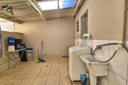 Casa à venda com 200m², 3 quartos e 2 vagas Casa à venda com 200m², 3 quartos e 2 vagasÁrea de Serviço